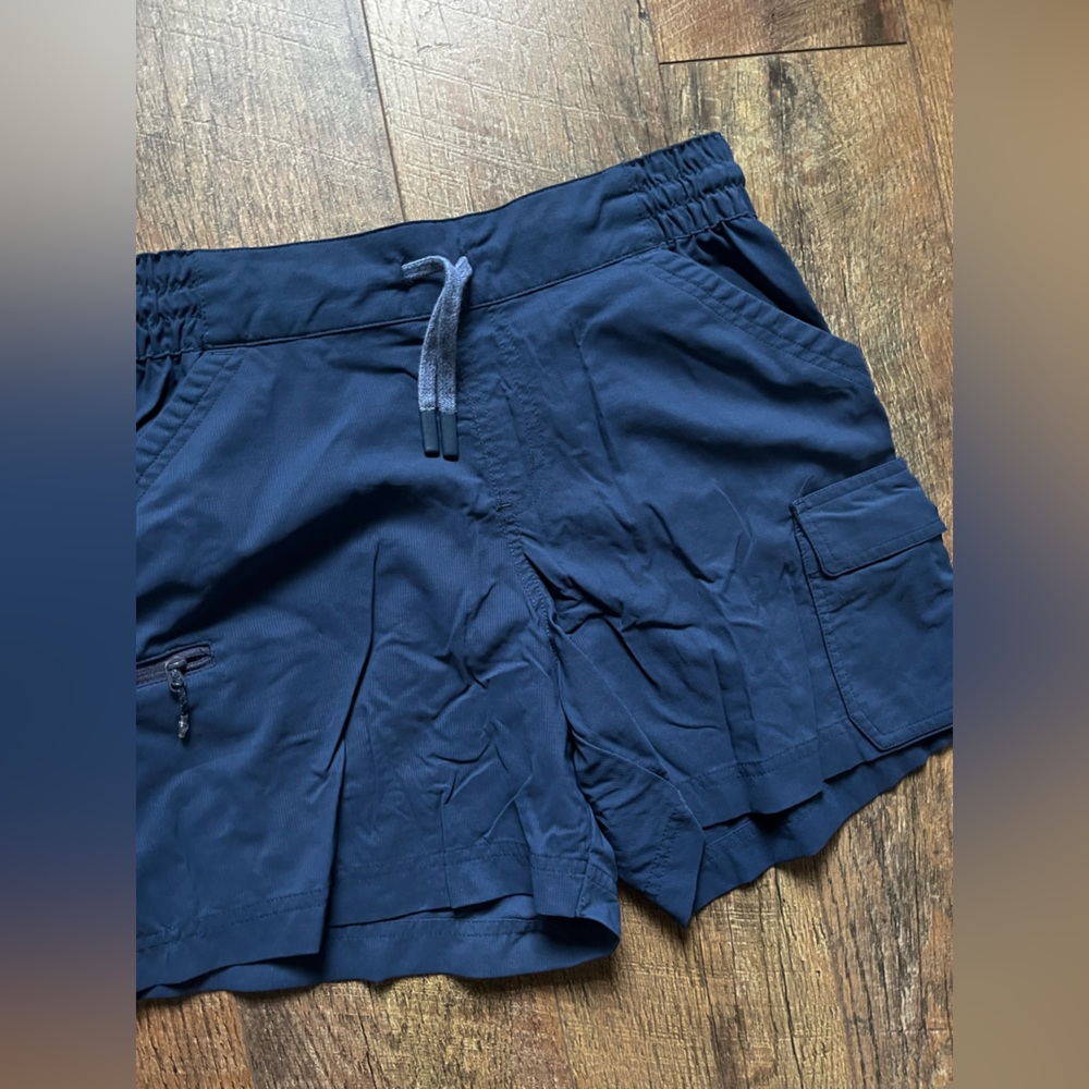 Title nine Recycled Clamber Cargo Hiking Shorts 5" Women's Navy Blue Shorts - Picture 6 of 11